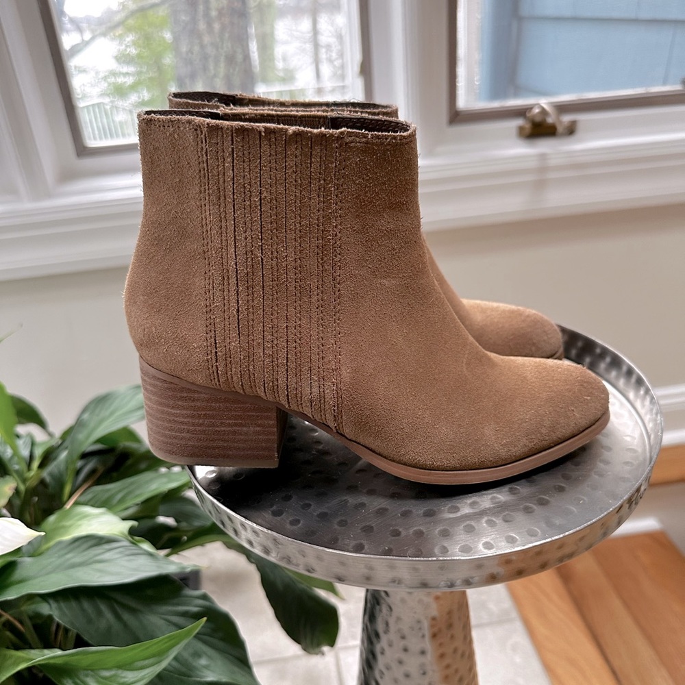 ALDO | Asterania Tan Suede Heeled Booties